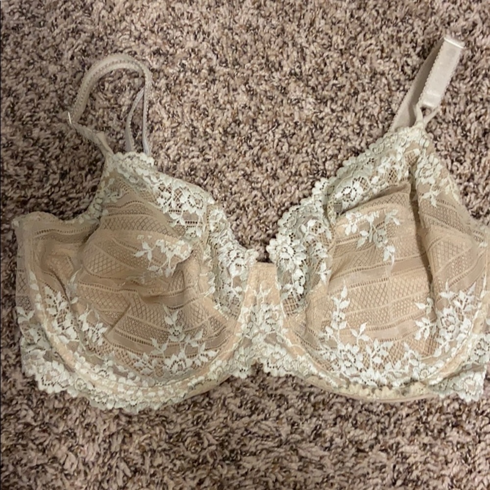 Beige lace bras